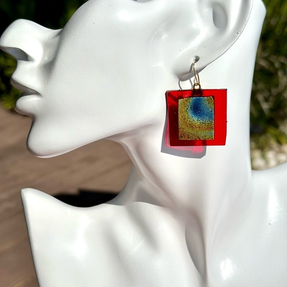 Hand blown glass earrings red iridescent gold mix pieces gold plated. - Picture 5 of 5